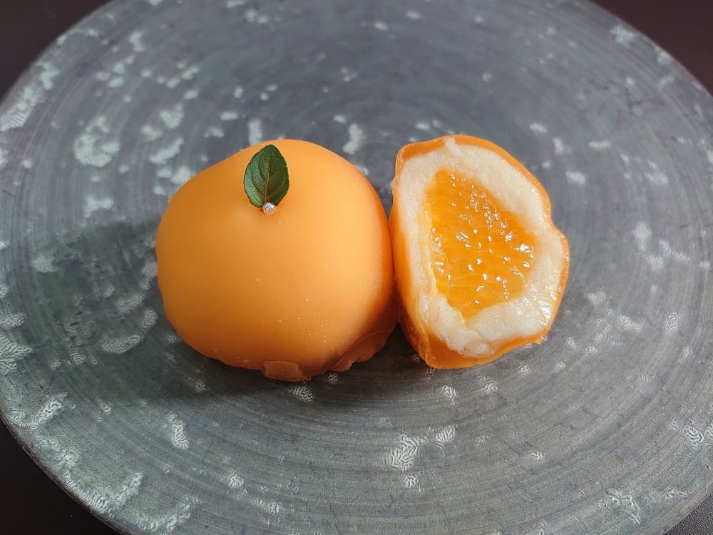 フルーツ餅【みかん】入荷しました。