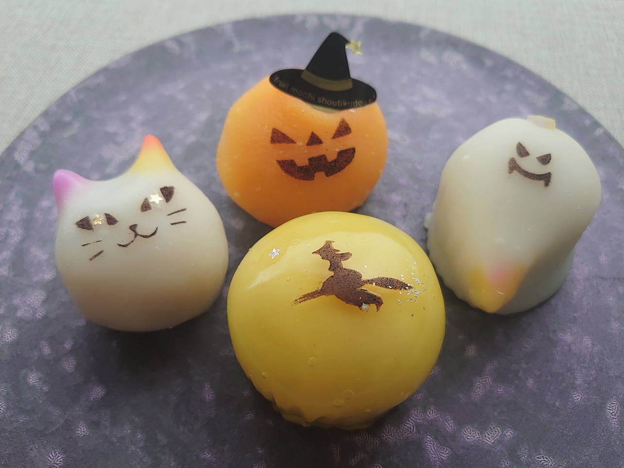 フルーツ餅【ハロウィンver4種類】販売中です！