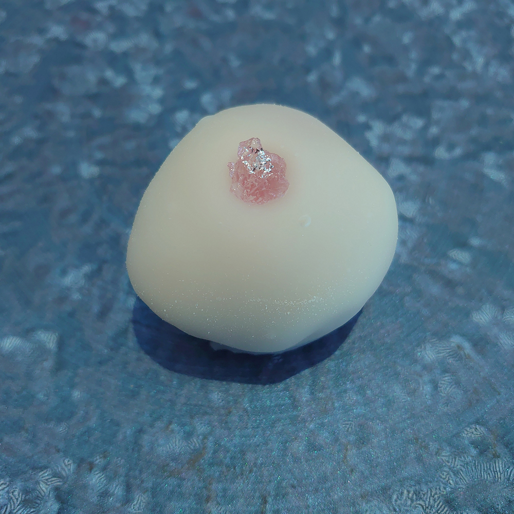 フルーツ餅【いちご】入荷しました。