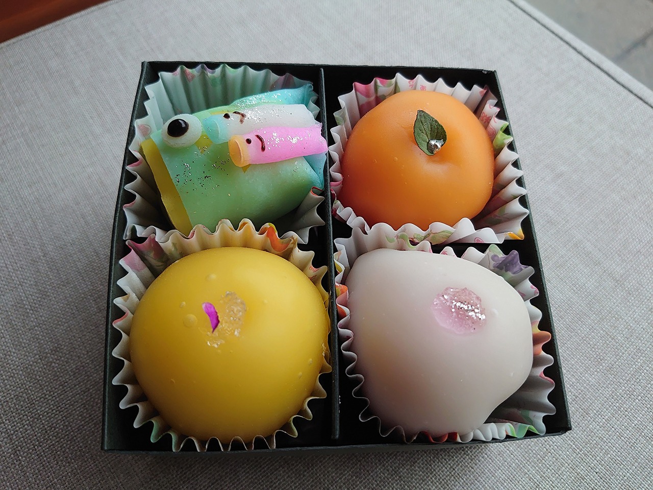 フルーツ餅【こいのぼり４個入りセット】販売します。