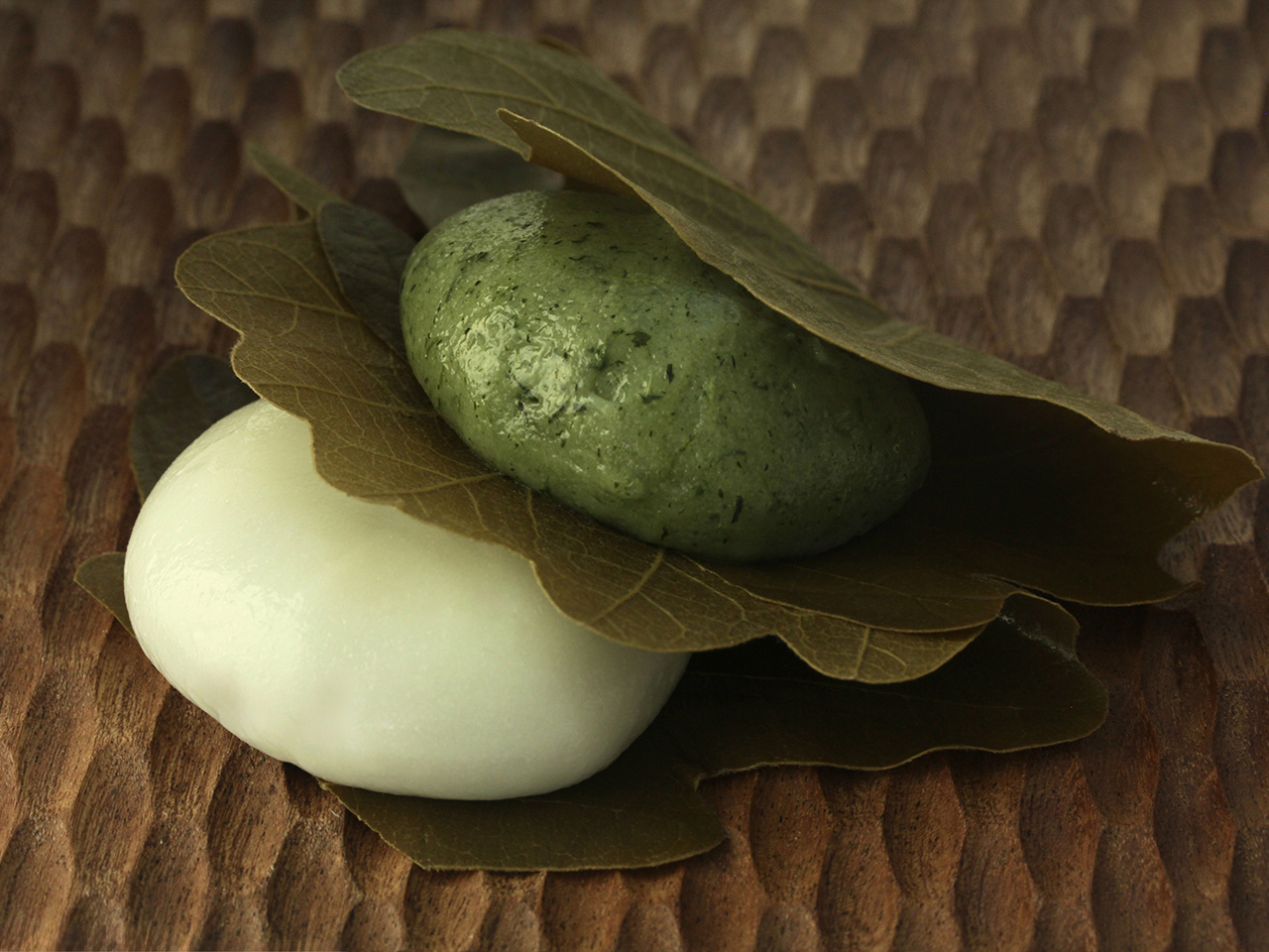 5/1から【柏餅(つぶあん)】が変わります。